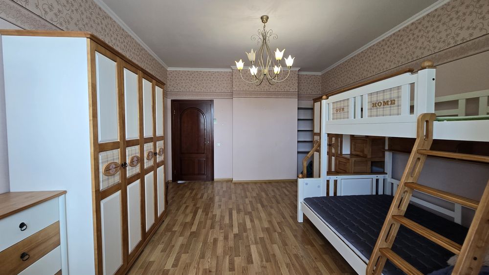 Сдам 3-х комн. Центр ,Павлово Поле , 23 августа, новострой, Жк Светлый дом , пр.  Науки 45 б .