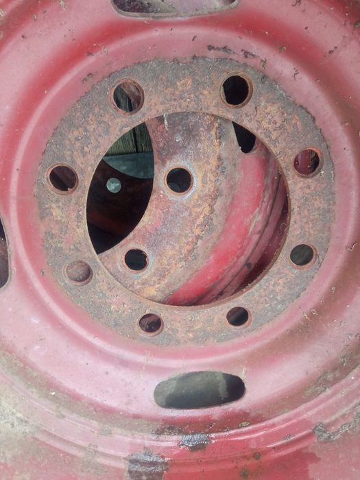 Sprzedam opony lub koła 9.00-20 i 16 SUV .