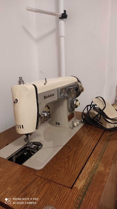 швейна машинка разм з тумбою