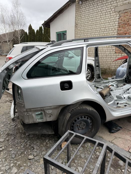 Четвертинна LA7W на авто шкода октавія а5 SKODA OCTAVIA A5 четвертинна