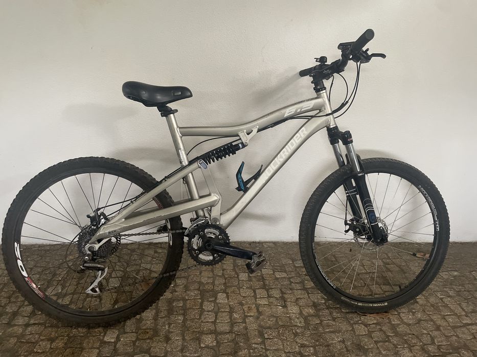 Bicicleta rockrider com suspensão total