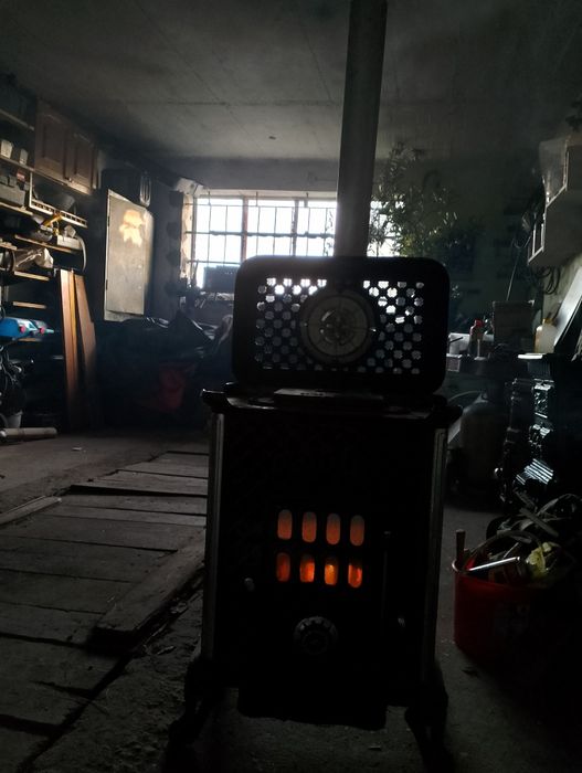 Piec żeliwny emaliowany z szamotem