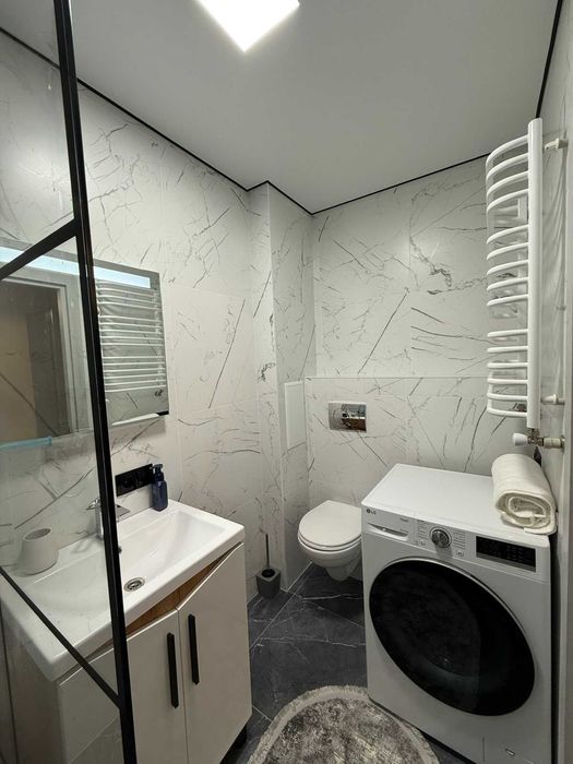 Двокімнатна квартира в центрі Богородчан із власною ділянкою.