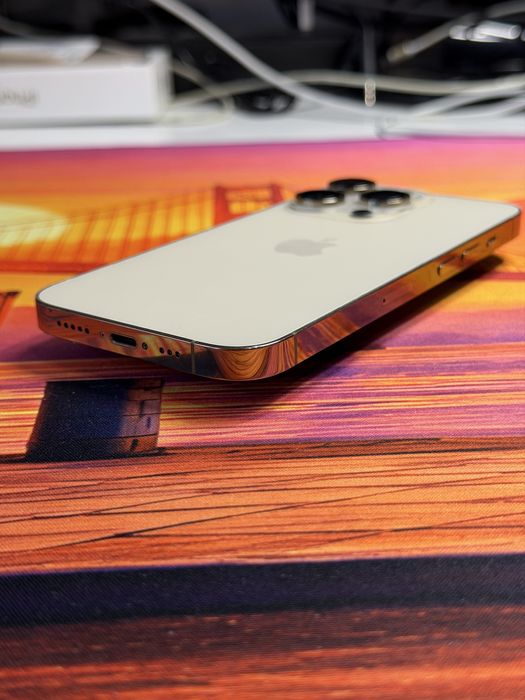 iPhone 14 Pro, gold