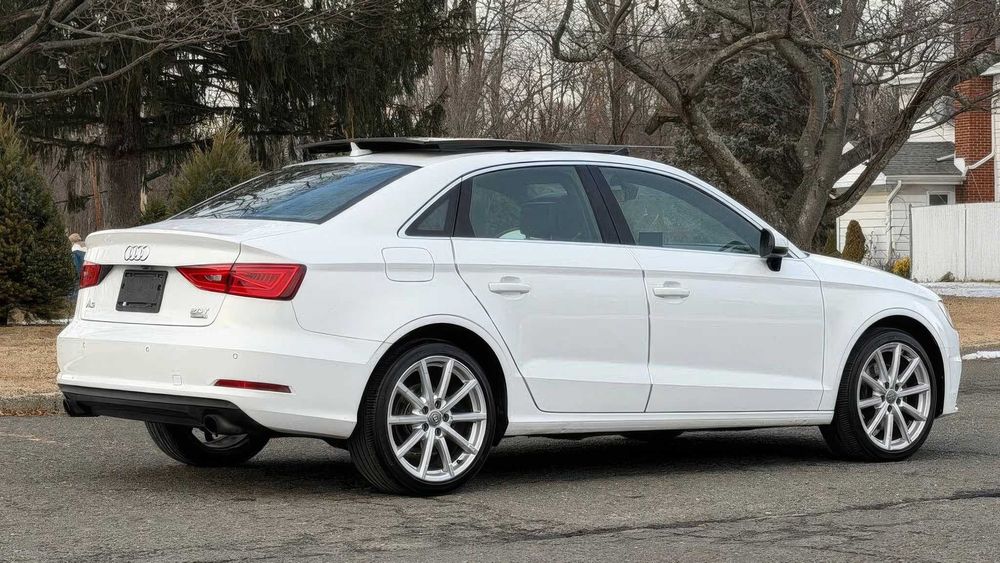 AUDI A3      2015