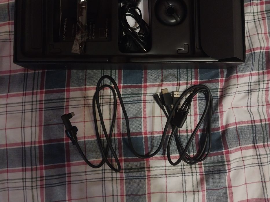 Графічний планшет / монітор HUION KAMVAS 12 Pro