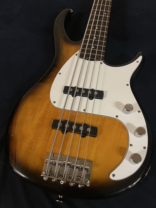 Бас гітара  Peavey Milestone V