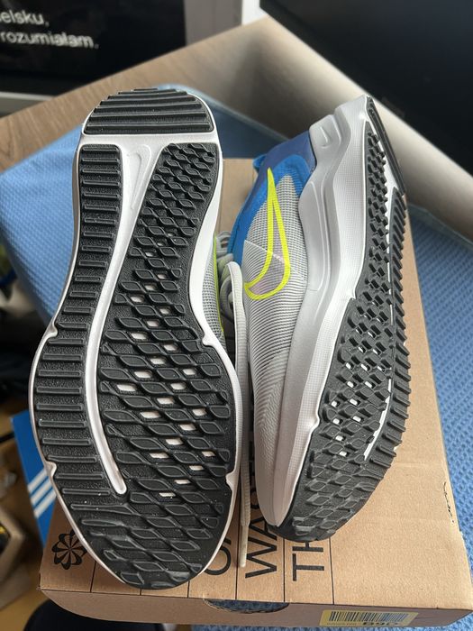 Buty dziecięce do biegania Nike Downshifter 12 (GS)