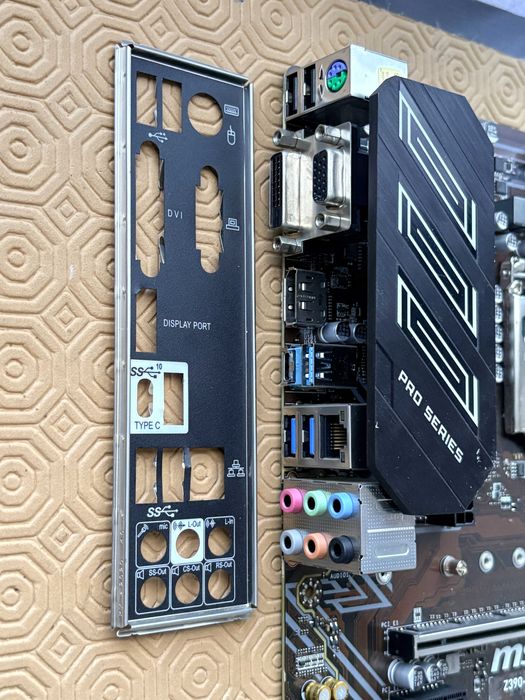 Motherboard + Intel Core i7 Processor Bundle447314144160000002