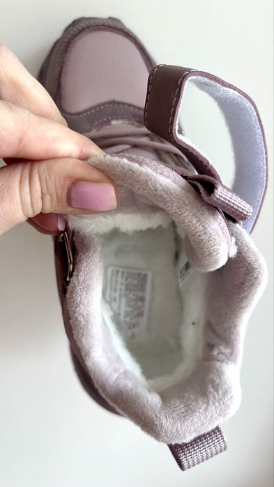 Зимові кросівки на хутрі 35 р.