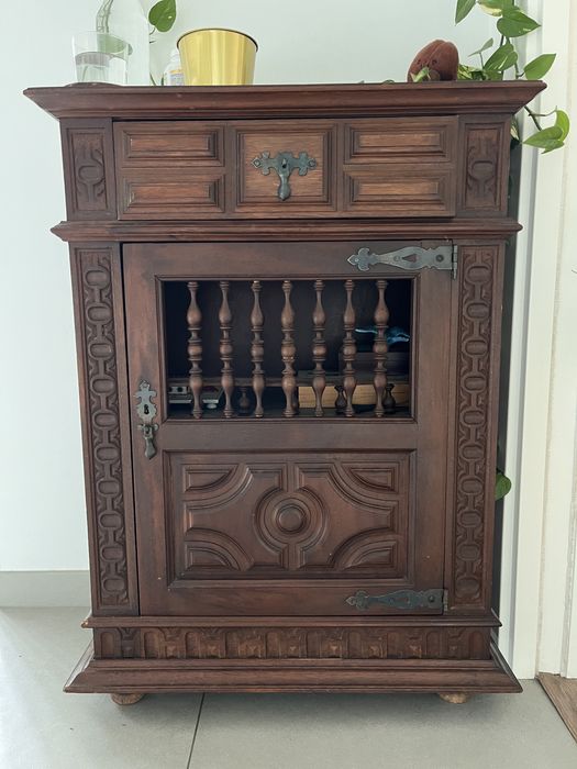 Cómoda vintage restaurada à mão