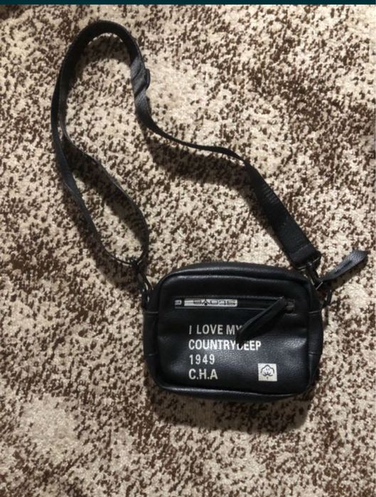 Чорна стильна сумочка