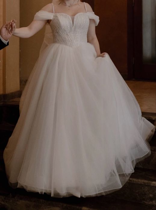 Свадебное платье, Весільна сукня