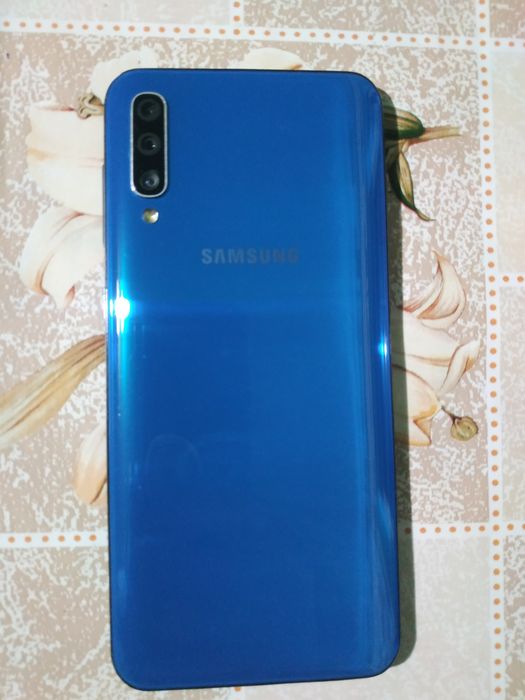 Samsung A50, 6/128, продам в хорошие руки...