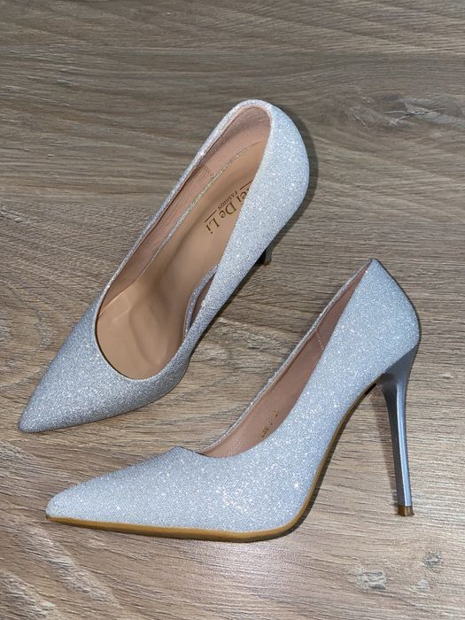 Туфлі на підборах