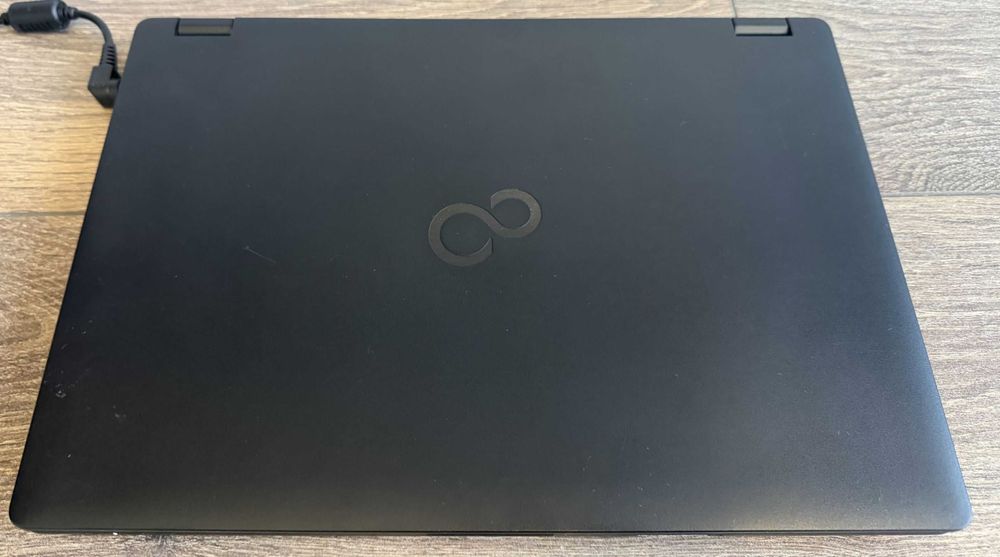 Laptop Fujitsu Lifebook E548 | i5-7300U | 8GB ram| 256GB ssd| Windows 11 Pro