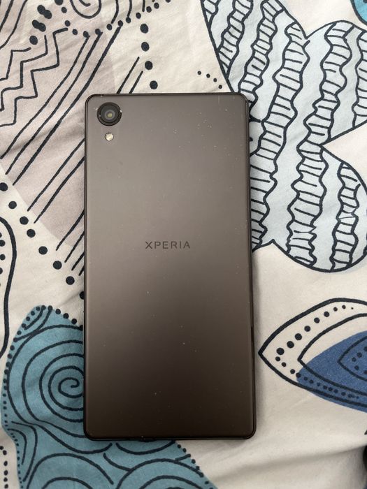 продам телефон Sony Xperia X
