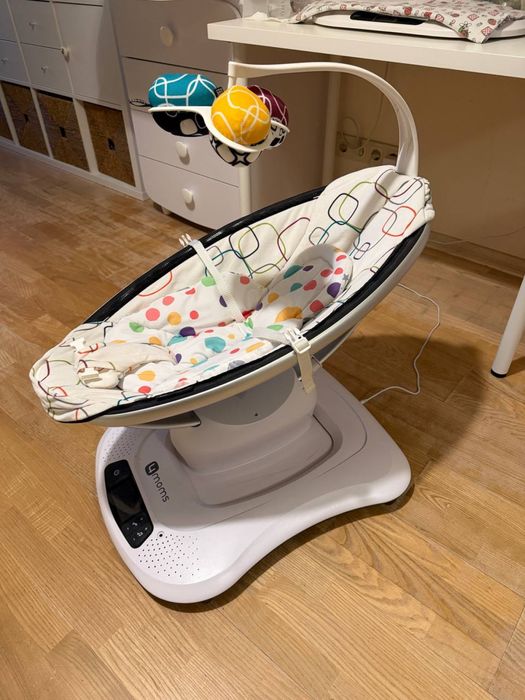 Терміново продам Заколисуючий центр 4moms MamaRoo 4.0