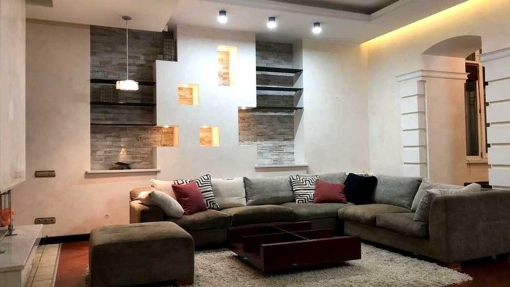 Золоті ворота Гончара Ярославов вал Град Золотые ворота Печерск Центр