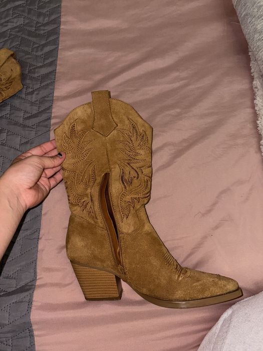 Botas de cowboy castanhas muito praticas