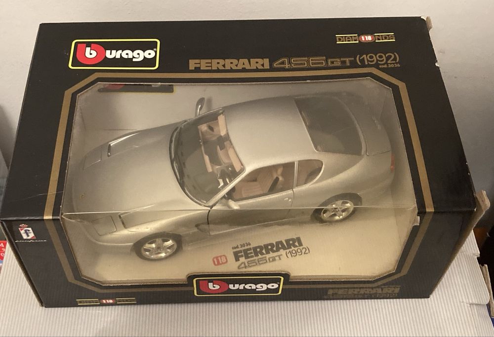 Miniatura Ferrari 456GT burago 1:18