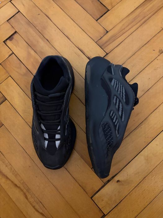 adidas 700 yeezy