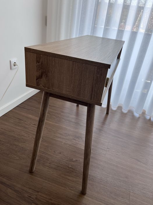 Movel consola para entrada