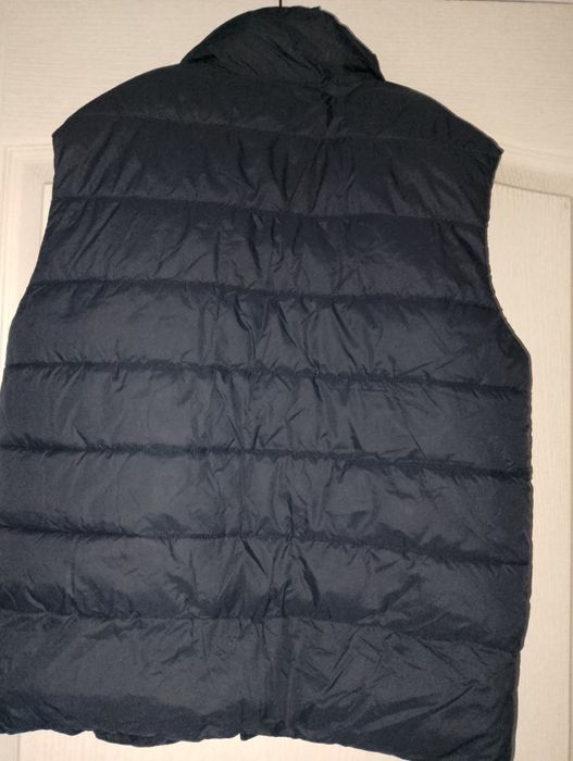 Темно- синя жилетка на тонком  синтепоне  46 розмір