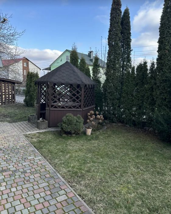 Затишний, якісно збудований будинок. Доглянута територія 34435