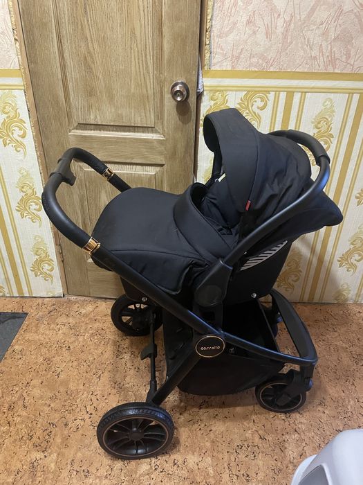 Продам універсальну дитячу коляску  Carrello Erica 3в1