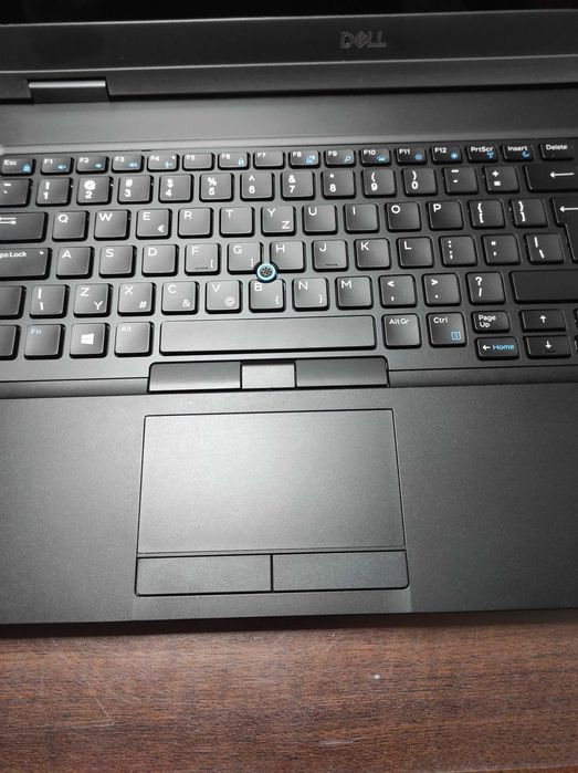 Laptop Dell Latitude 5590 i7-8650U, SDD 256 GB, 16 GB RAM DOTYKOWY EKRAN