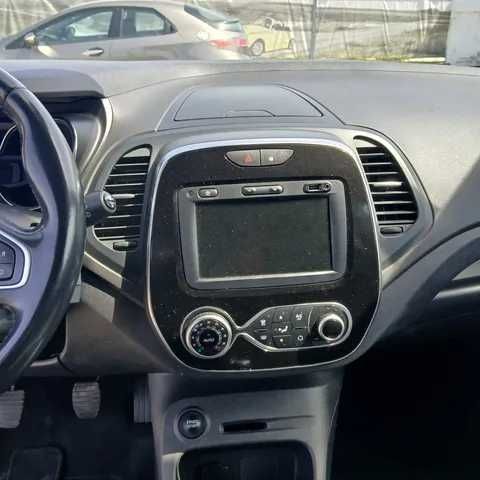 No Stand ACarvalho, apresentamos este Renault Captur 2019 com 105986 km, motor Gasolina  de 90 cv e caixa Manual de 5 velocidades.