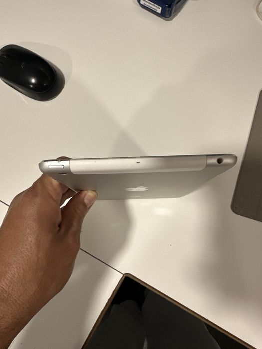 LER DESCRIÇÃO - Ipad mini - Sem uso (para peças)