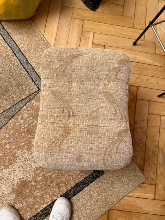 Dwa fotele + dwie pufy