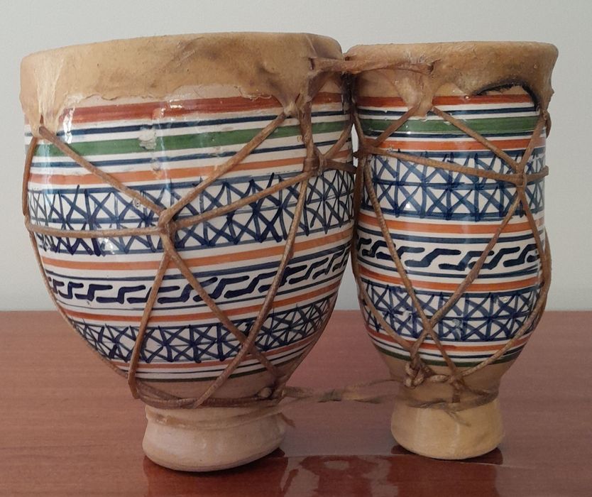 Djambe- 2 tambores de cerâmica e pele