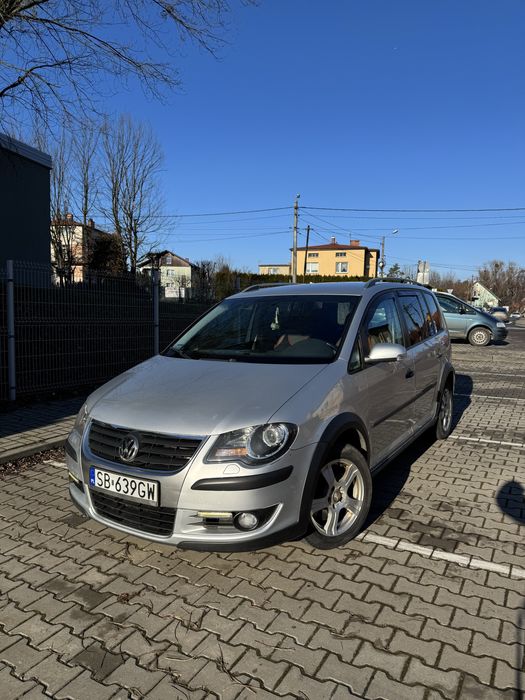 Volkswagen Touran Cross 7 Osobowy Webasto Postojowe