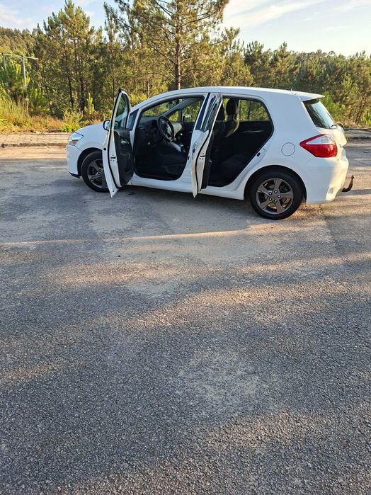 Toyota Auris — fotografia 3