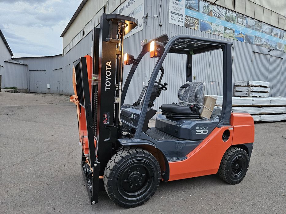 Новий дизельний навантажувач Toyota 3 т. Вилочный погрузчик Тойота 3 т