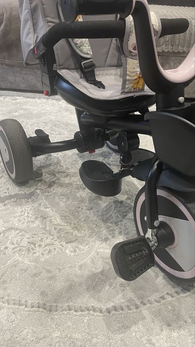 Продам триколісний велосипед MoMi Invidia flow 5 в 1