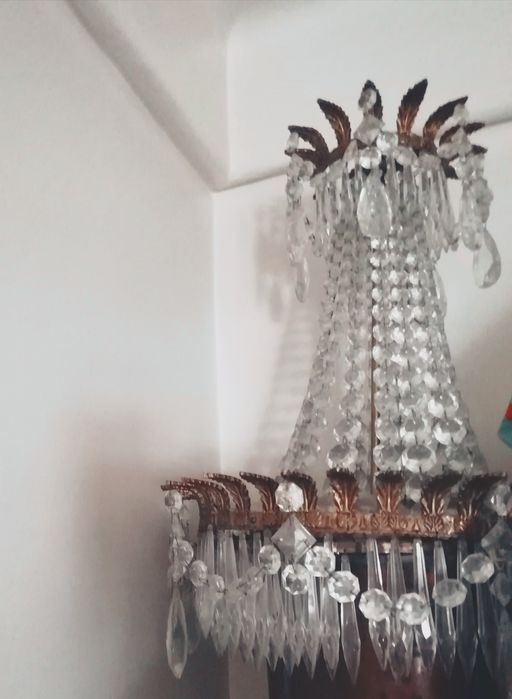 Lustre de cristal bem conservado