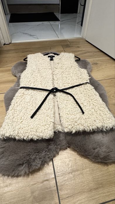 H&M Teddy Colete | Belted | Cozy & Chic