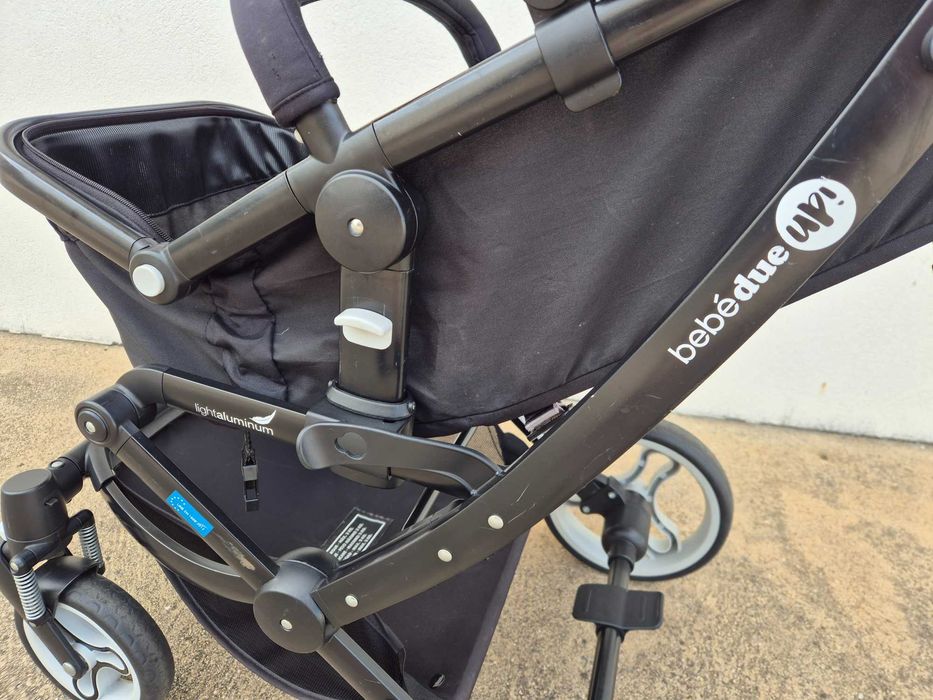 Carrinho de bebé Bebédue Up! – leve, compacto, excelente estado