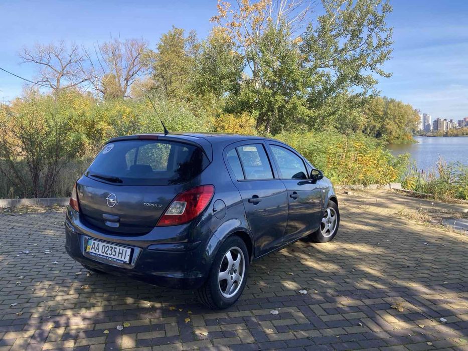 Продам автомобиль Opel Corsa
