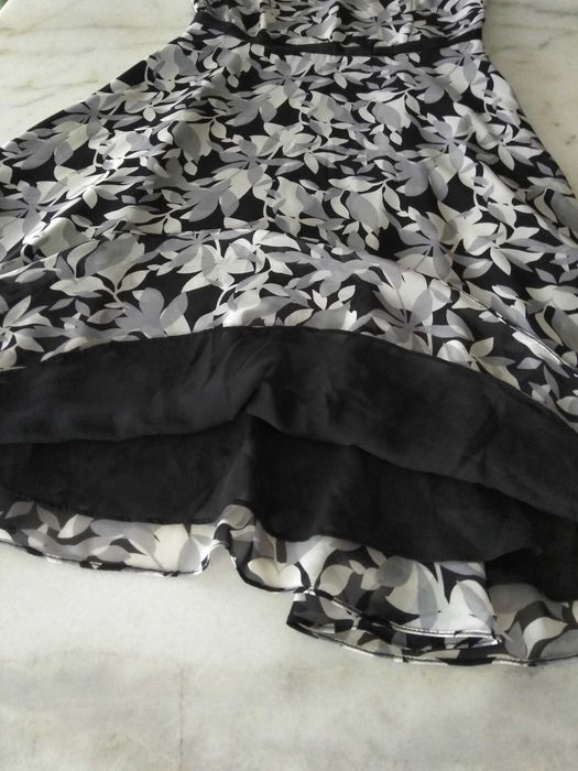 Sukienka zwiewna i elegancka