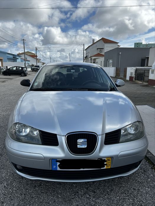 Seat Cordoba cinzento