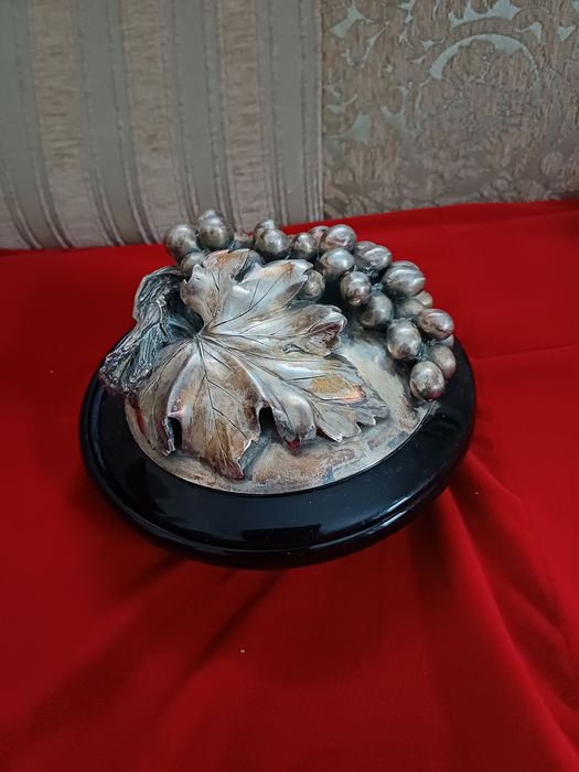 Скриньки для прикрас дерев'яні з посрібленим верхом