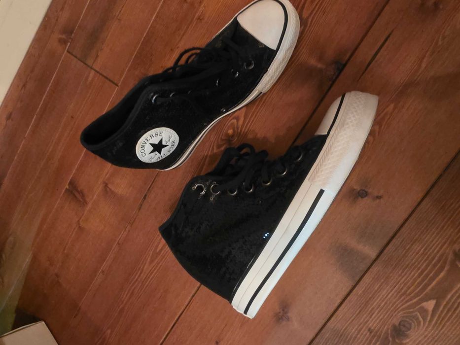 Cekinowe Converse na koturnie 38,5