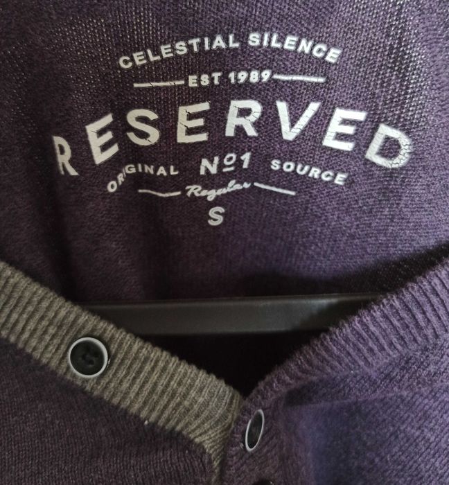 Sweter w serek Reserved fioletowy
