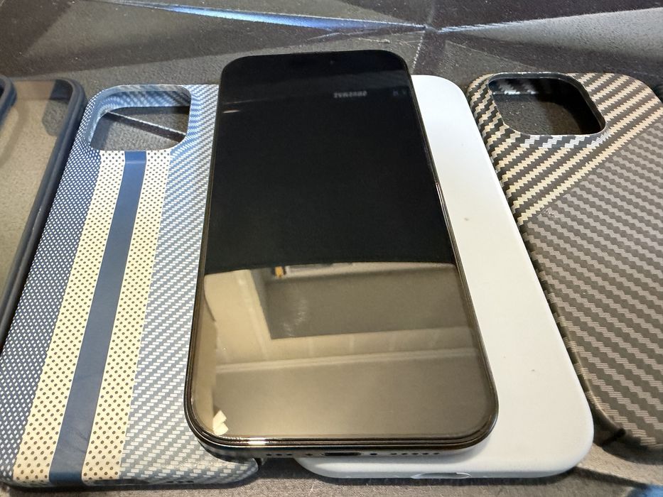 Продам IPhone 15 pro