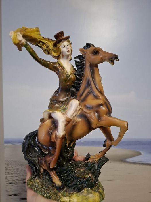 Статуетка Ковбойниця на коні